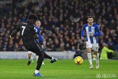 随着曼联2-1切尔西，热刺2-2，利物浦5连胜，英超最新积分榜出炉